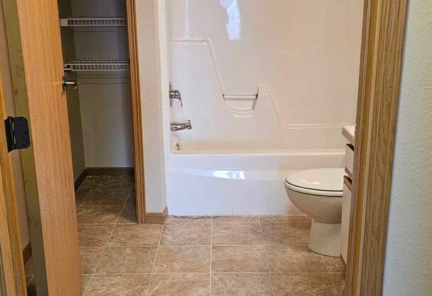 2 beds, 2 baths, 972 sqft, $1,420, Unit 2112-104