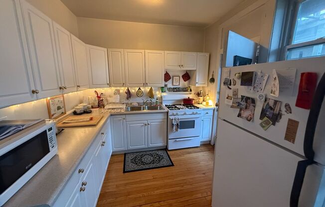 1 bed, 1 bath, 850 sqft, $1,700, Unit 4402-30