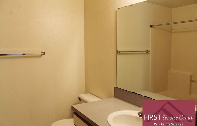 2 beds, 1 bath, 950 sqft, $1,350, Unit 4347 W Camas St #102