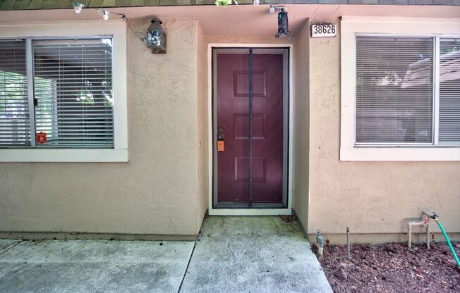 2 beds, 1 bath, $2,950