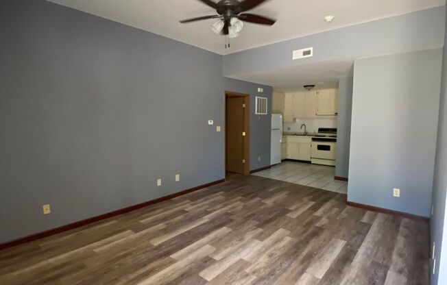 1 bed, 1 bath, 700 sqft, $895