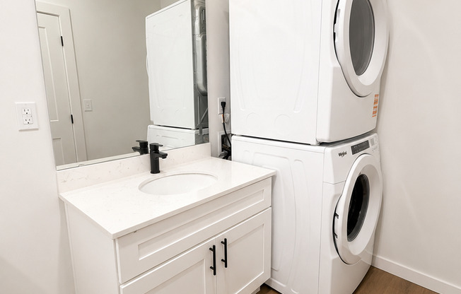 Studio, 1 bath, 351 sqft, $1,299, Unit 205