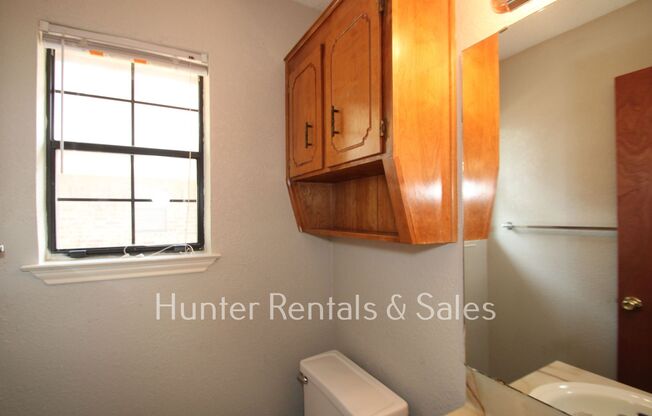 2 beds, 1.5 baths, $850