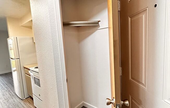 2 beds, 1 bath, 902 sqft, $1,375, Unit W - 053