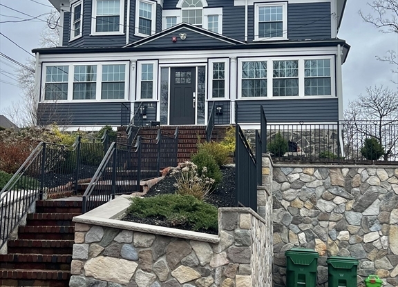 7 HILLSIDE AVE