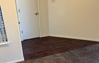 2 beds, 2 baths, 957 sqft, $1,015, Unit 22