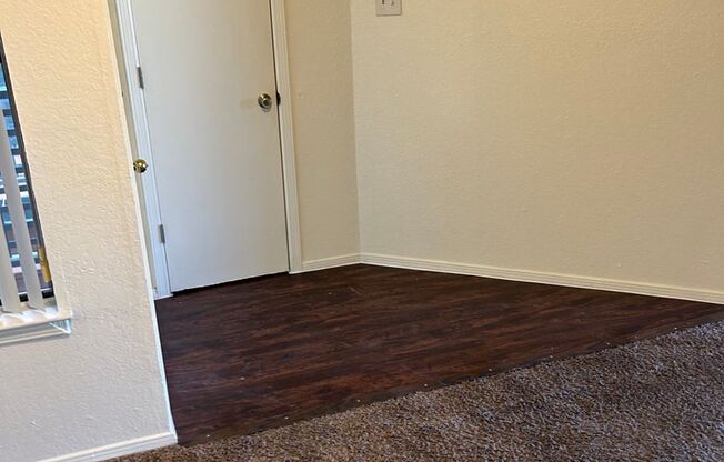 2 beds, 2 baths, 957 sqft, $1,015, Unit 22