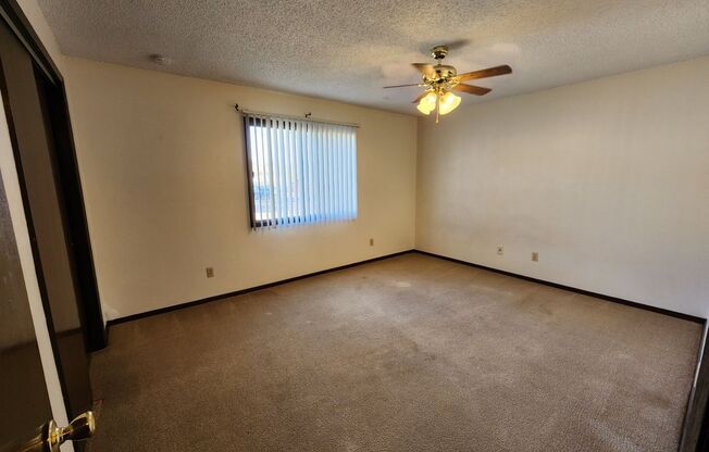 2 beds, 1 bath, $725, Unit 3227.12