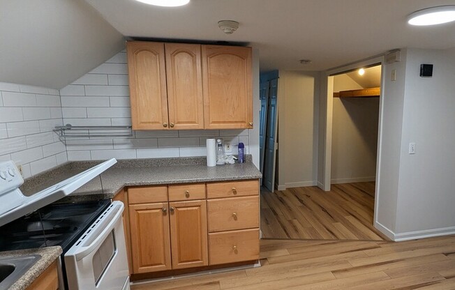 33 VETERANS MEMORIAL PKWY