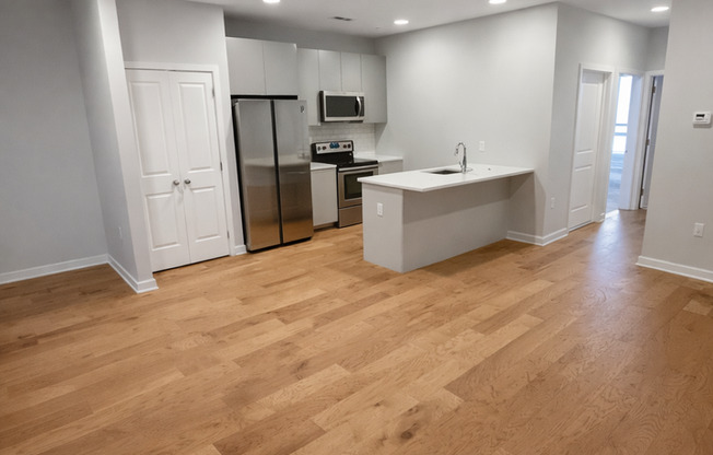 2 beds, 1 bath, 802 sqft, $1,627, Unit Unit 14