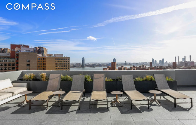 1 bed, 1 bath, 729 sqft, $5,350, Unit 10G