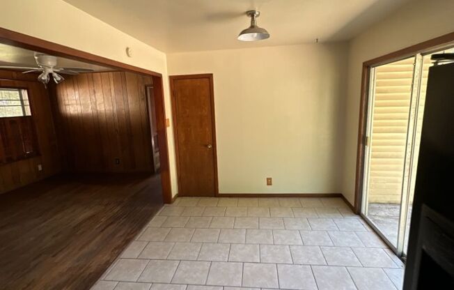 3 beds, 1 bath, $1,095