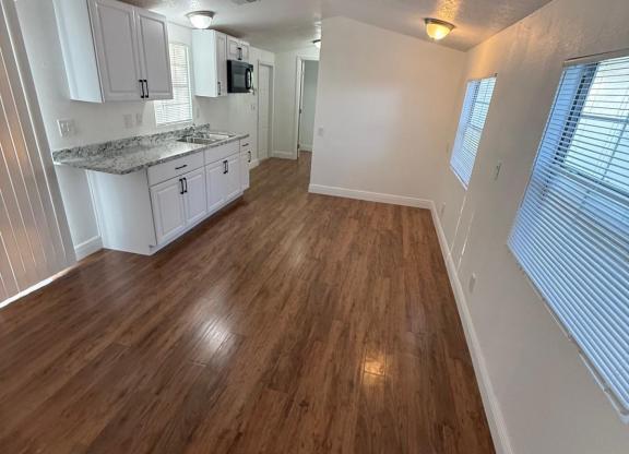 2 beds, 1 bath, $1,375