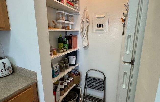 2 beds, 1 bath, $3,100, Unit 505-3S