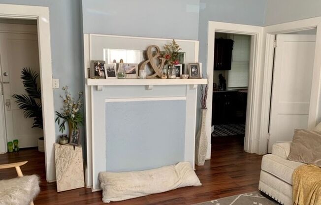 NEWLY RENOVATED 2 BEDROOM IN THE HEART OF MOUNT WASHINGTON!