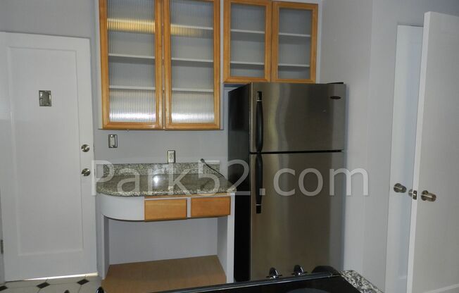 2 beds, 1 bath, $1,995, Unit # #A 1