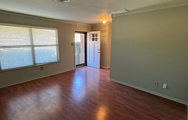 3 beds, 1.5 baths, $1,495