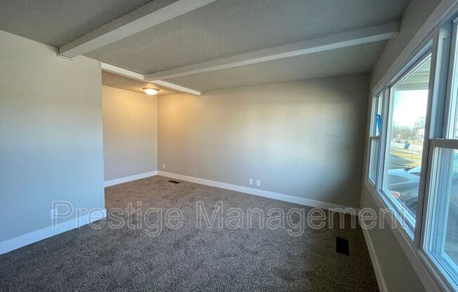 8147 SYCAMORE AVE