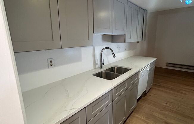 Newly remodeled 3 Bedroom 2.5 Bathroom Townhome in Central Boulder