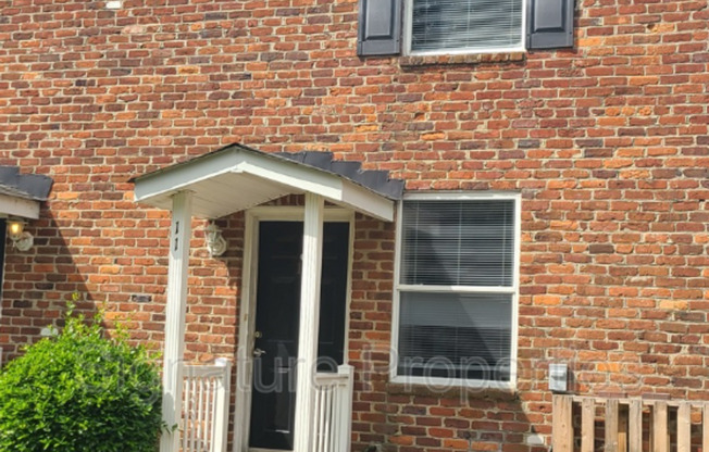 2 beds, 1 bath, $1,200