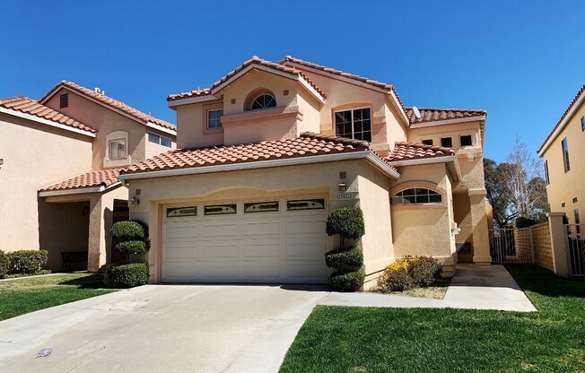 Downstairs bed + bath in gated community w/pools + spas!