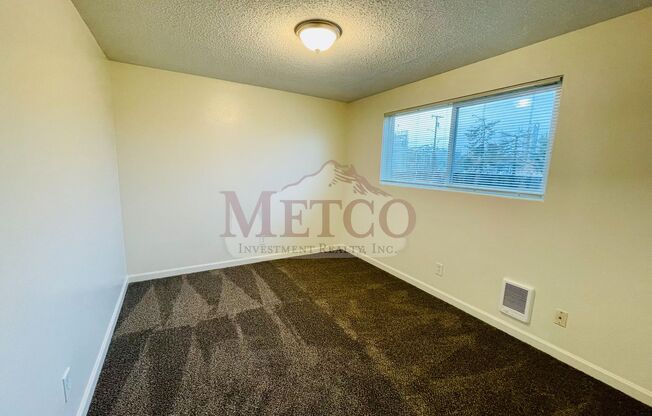 1 bed, 1 bath, 594 sqft, $1,095, Unit C