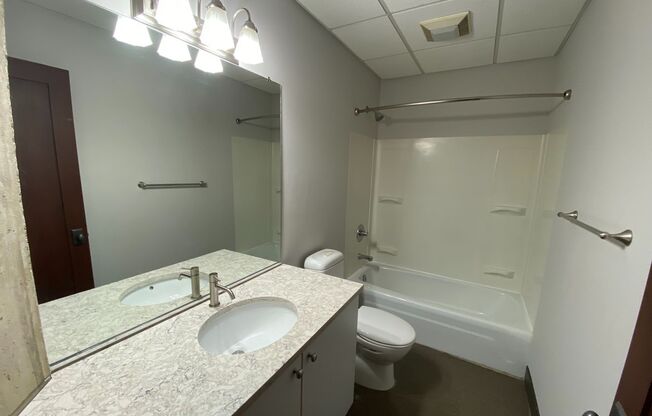 1 bed, 1 bath, 597 sqft, $1,395, Unit 959 Wealthy SE - Unit 22