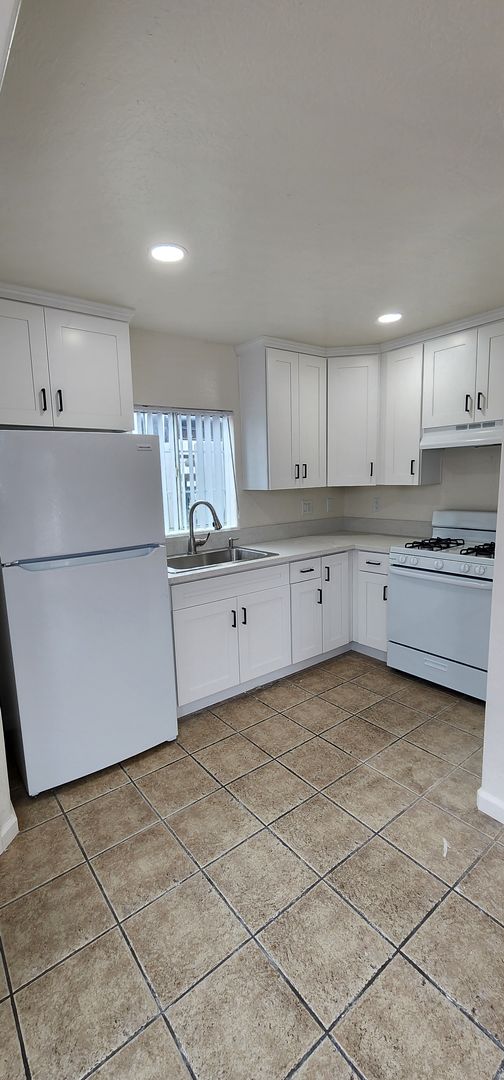 2 bed, 1 bath