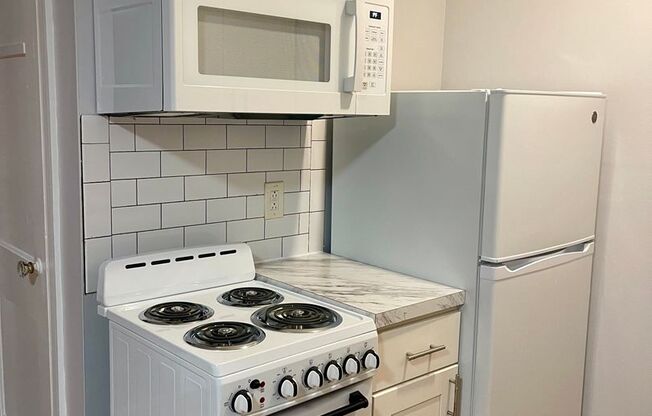 Studio, 1 bath, 290 sqft, $850, Unit 2K