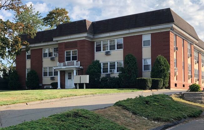 2 beds, 1 bath, 759 sqft, $2,250, Unit 208