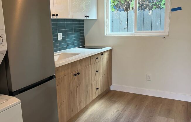 Studio, 1 bath, 300 sqft, $1,795, Unit 5