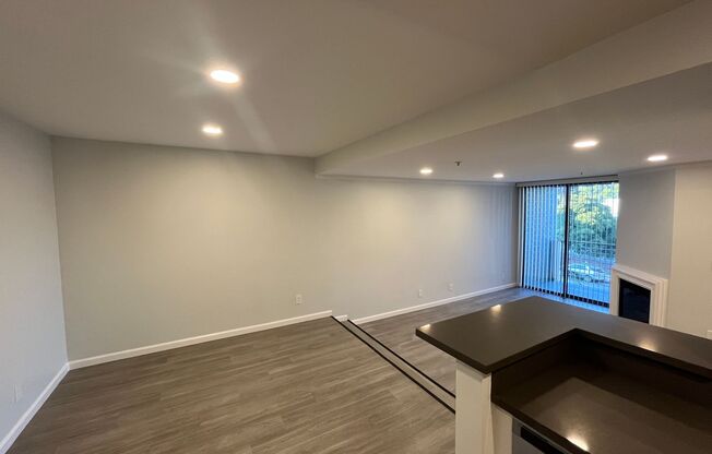 1 bed, 1 bath, 850 sqft, $2,398, Unit 308