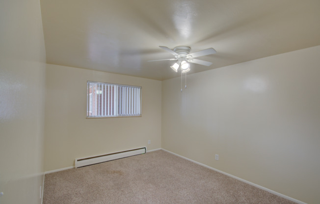 2 beds, 1 bath, 832 sqft, $1,550, Unit 115