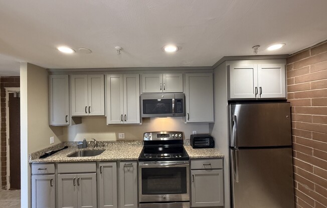 Studio, 1 bath, 558 sqft, $1,945, Unit 815