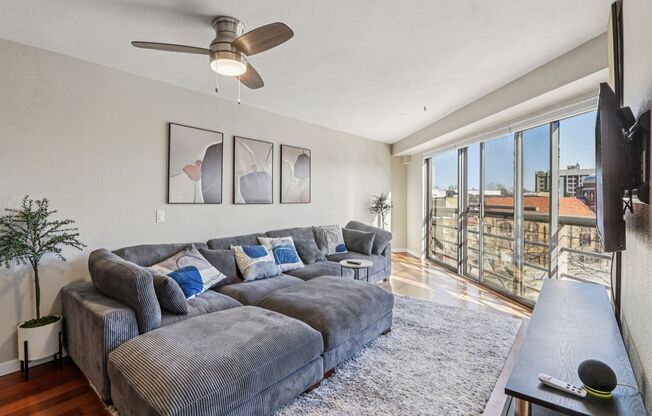 1 bed, 1 bath, $1,725, Unit # 405