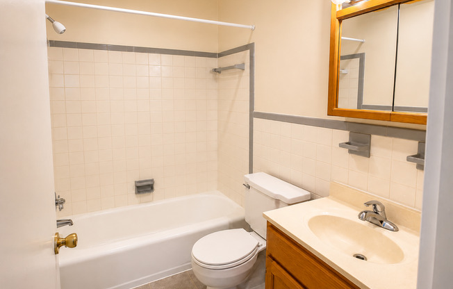 1 bed, 1 bath, 615 sqft, $1,645, Unit 200