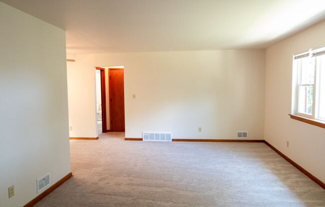 1 bed, 1 bath, 775 sqft, $1,125, Unit 1593H