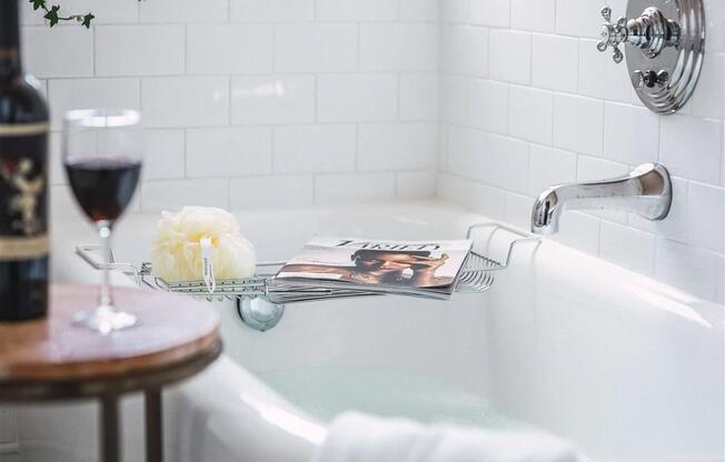 Bathtub at Villa Carlotta – Furnished Apartments, California