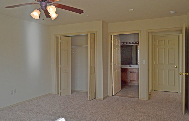 2 beds, 2 baths, $1,200