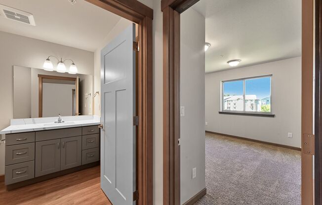 3 beds, 2 baths, 1,000 sqft, $2,150, Unit Unit 401