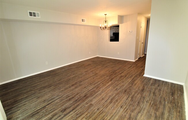 2 Bedroom Townhome in Cotswold!