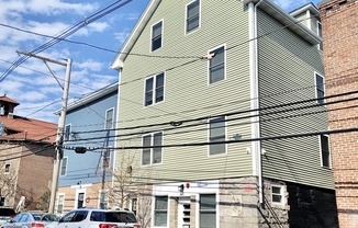 525 CHARLES ST
