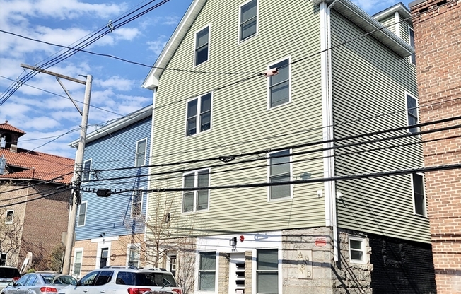 525 CHARLES ST
