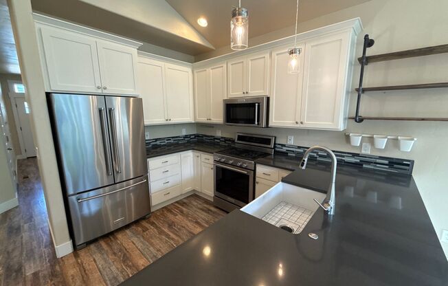 Stunning Like-New NE Home on Quiet Cul-de-Sac with Covered Patio, 3 Bedroom Home with Bonus Room