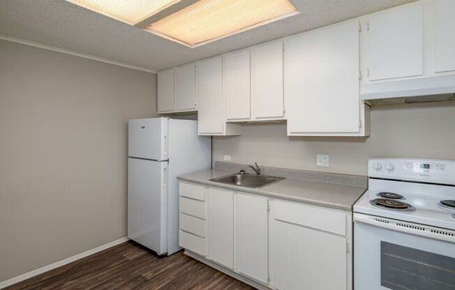 1 bed, 1 bath, 576 sqft, $950, Unit 11C