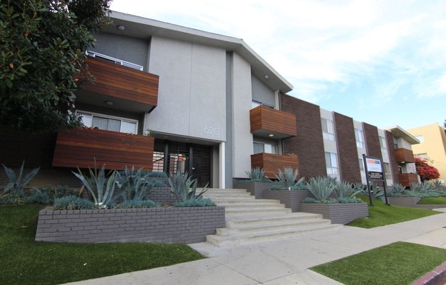 Entrance to Cedar Glen Apartments.