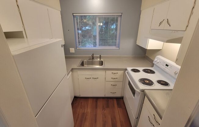 2 beds, 1 bath, 740 sqft, $1,475, Unit 217