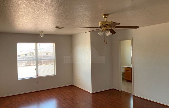 3 beds, 2 baths, $1,395