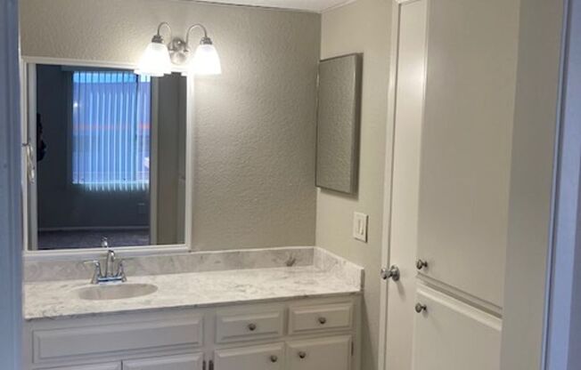 1 bed, 1.5 baths, 737 sqft, $1,850, Unit 105