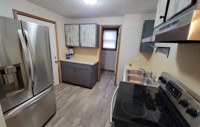 2 beds, 1 bath, $900, Unit 616 S 8th